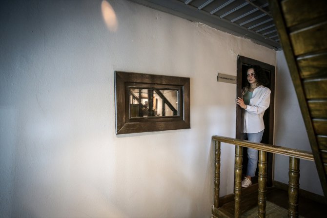 Bursa'daki müzenin "karanlık odası" analog fotoğrafçılık tutkunlarını maziye götürüyor