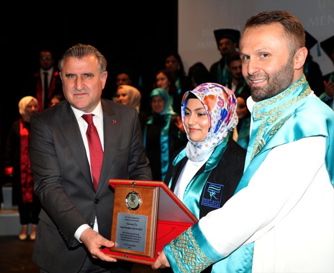 Gençlik ve Spor Bakanı Bak, RTEÜ mezuniyet töreninde konuştu: