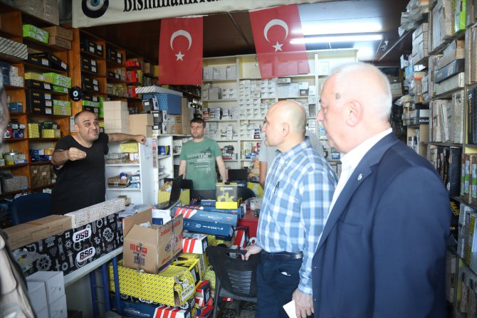 İYİ Parti Grup Başkanvekili Erhan Usta, Samsun'da sel bölgesinde incelemelerde bulundu