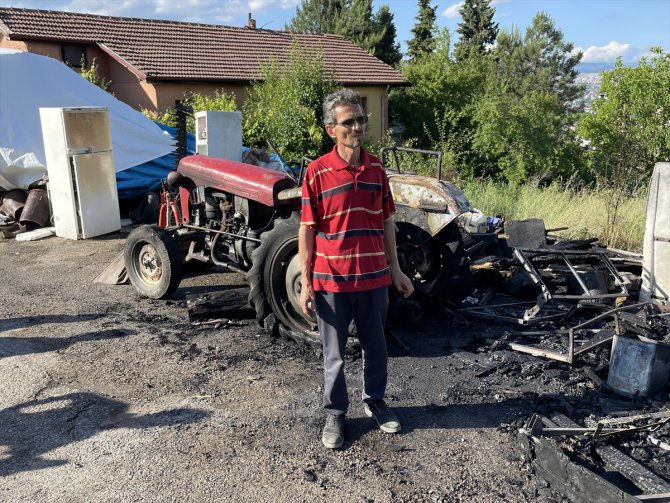 Karabük'te çıkan yangında park halindeki traktör kullanılamaz hale geldi