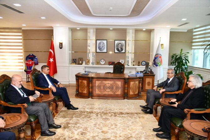 KARDEMİR Yönetim Kurulu Başkanı Demir, Karabük'te ziyaretlerde bulundu