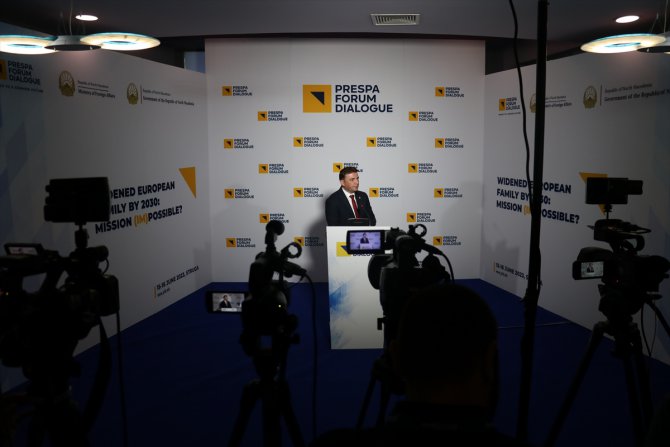 Kuzey Makedonya Dışişleri Bakanı Osmani, Prespa Diyalog Forumu kapsamında basın toplantısı düzenledi: