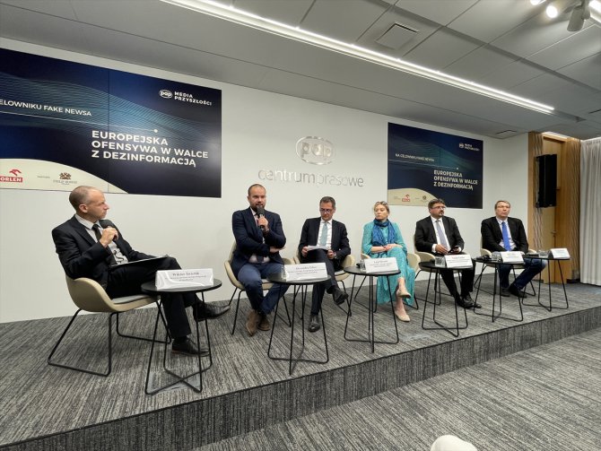 Polonya'nın başkenti Varşova'da "5. Geleceğin Medyası Konferansı" düzenlendi