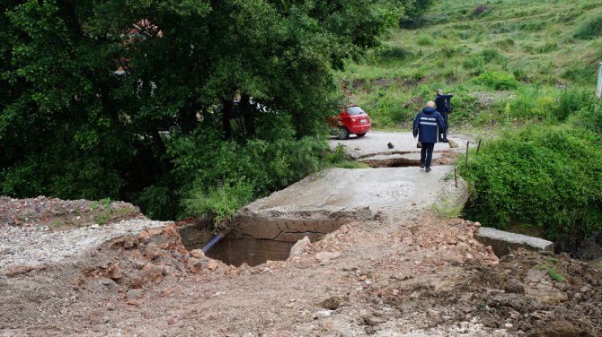 Sırbistan'daki selde 2 bin 500'den fazla evi su bastı
