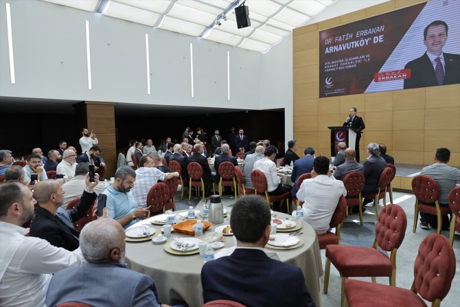 Yeniden Refah Partisi Genel Başkanı Erbakan, İstanbul'da konuştu:
