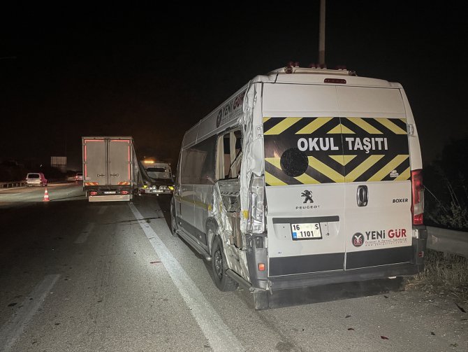Bursa'da 3 aracın karıştığı zincirleme kazada bir kişi öldü