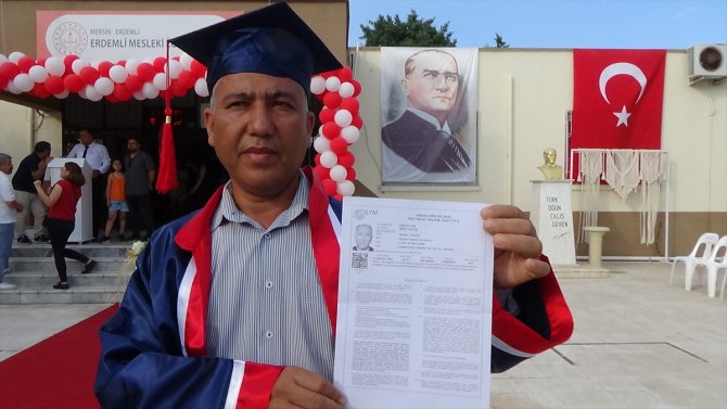 Mersin'de lise diploması alan ustalar üniversite sınavına girecek