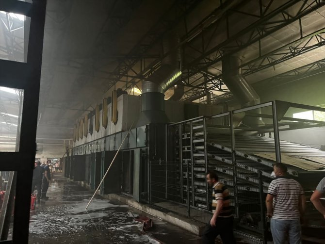 Zonguldak'ta kereste fabrikasında çıkan yangında 4 işçi dumandan etkilendi
