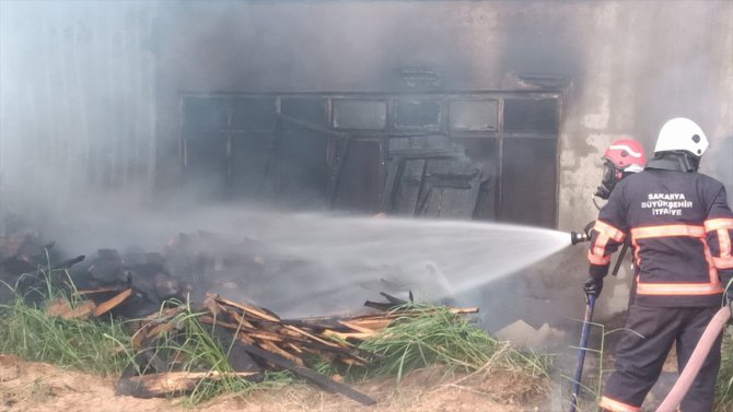 Sakarya'da kereste atölyesinde yangın hasara yol açtı