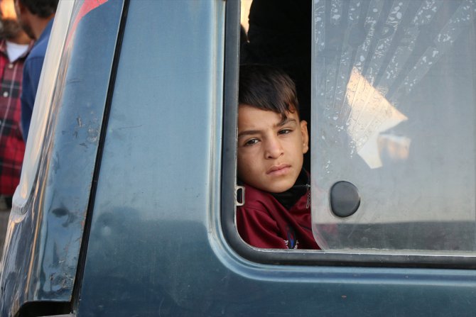 Suriye'den 102 Irak vatandaşı daha ülkelerine geri dönmek üzere yola çıktı