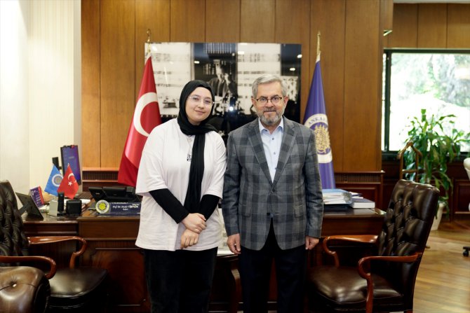 Depremin sembol ismi Aleyna’dan Ankara Üniversitesi Rektörü Ünüvar'a veda ziyareti