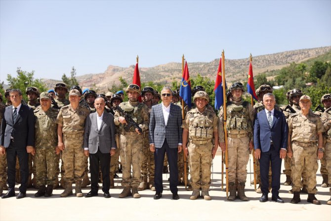 İçişleri Bakanı Yerlikaya, Çakırsöğüt Jandarma Komando Tugay Komutanlığını ziyaret etti: