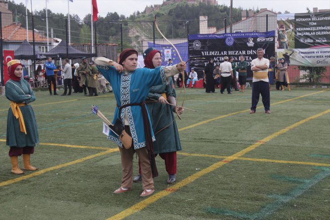 Kütahya'da geleneksel okçuluk sporcuları Hezar Dinari Kupası'nda yarıştı