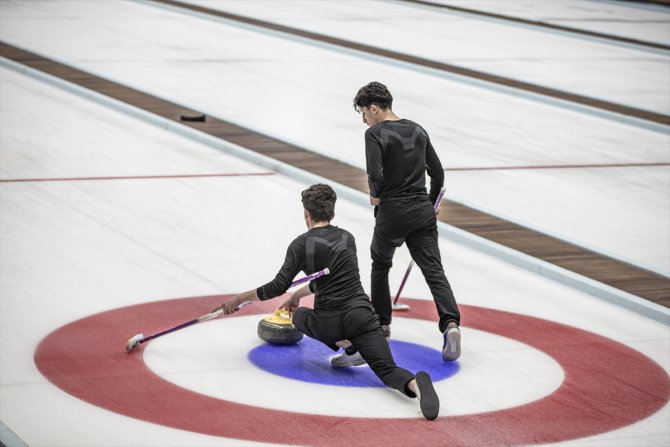 Sevgi Evleri'nin curling takımı, Süper Lig'e yükselerek başarısını taçlandırmak istiyor