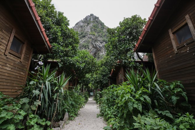 Antalya'da doğayla baş başa tatilin adresi bungalov evler bayramı dolu geçirecek