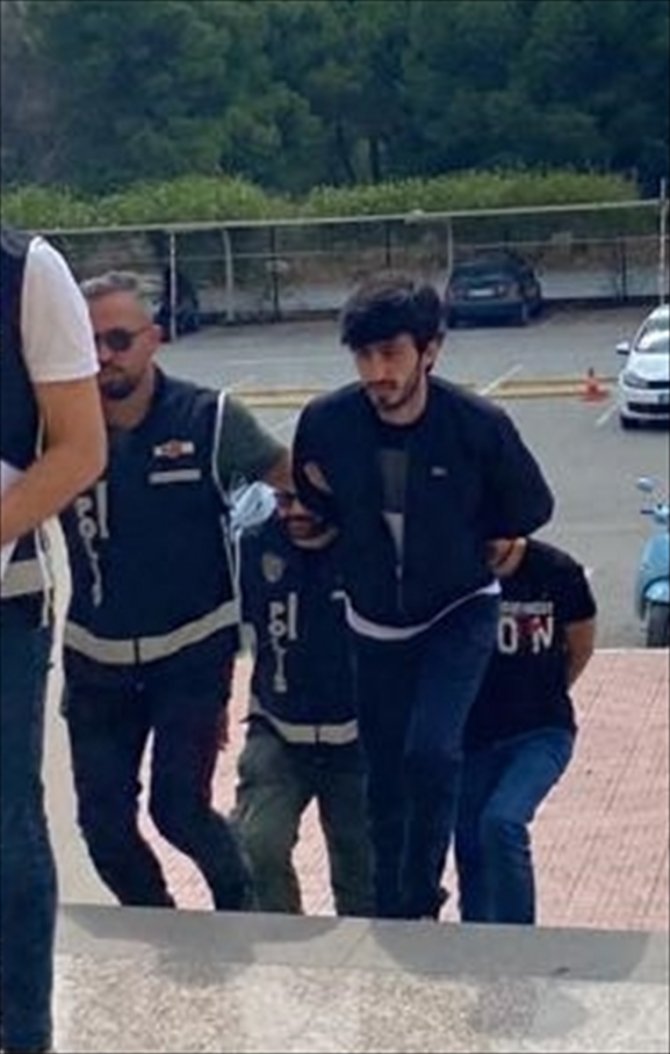 Bodrum'da piyasaya sahte döviz süreceği iddia edilen 2 zanlı tutuklandı