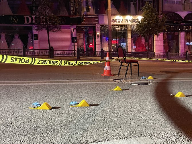 GÜNCELLEME - Bursa'da yolda yürürken silahlı saldırıya uğrayan kişi öldü