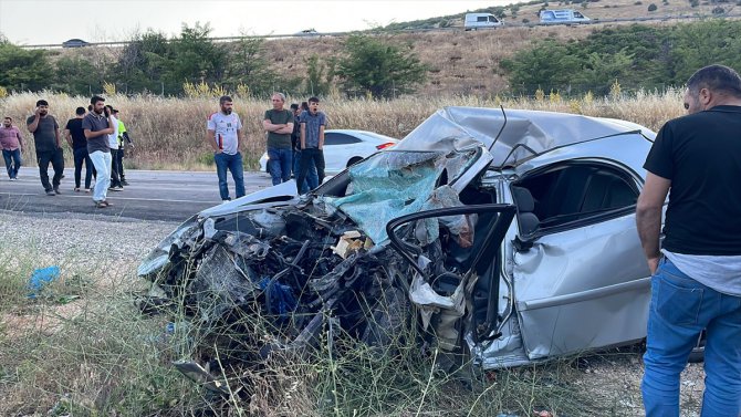 Gaziantep'teki trafik kazasında 3 kişi öldü, 5 kişi yaralandı