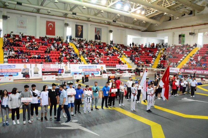 Gençler Türkiye Tekvando Şampiyonası'nın resmi açılışı yapıldı