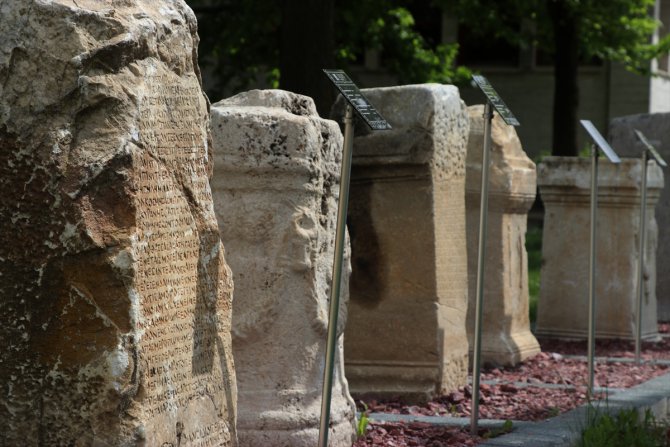 Kütahya'nın 5 bin yıllık tarihi üniversite müzesindeki eserlerle geleceğe taşınıyor