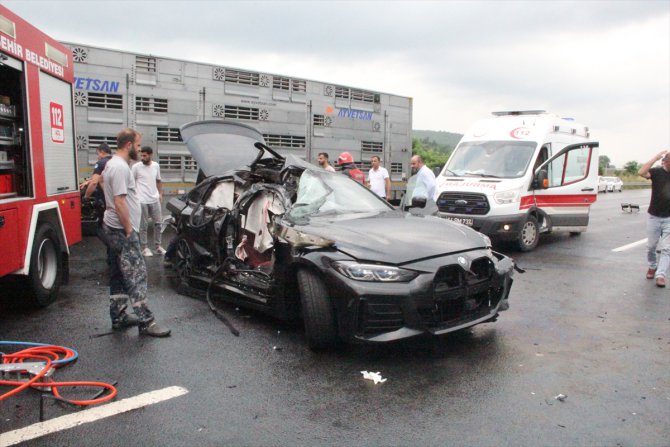 Kuzey Marmara Otoyolu'nda zincirleme kazada ikisi ağır 3 kişi yaralandı