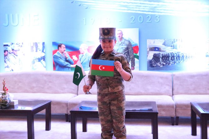 Azerbaycan Silahlı Kuvvetlerinin kuruluşunun 105. yılı Pakistan'da kutlandı