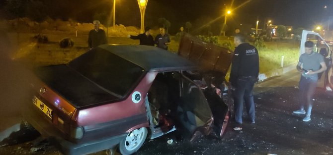 Bitlis'te iki otomobilin çarpıştığı kazada 8 kişi yaralandı