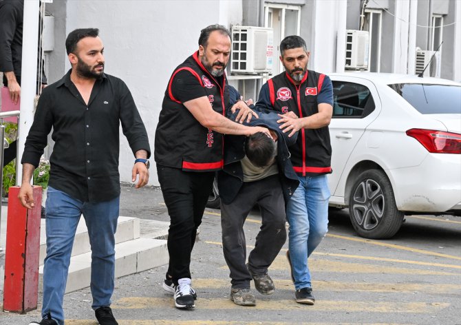 GÜNCELLEME - İzmir'de derin dondurucuda cesetleri bulunan 4 kişinin öldürülmesine ilişkin yakalanan 4 şüpheli adliyede