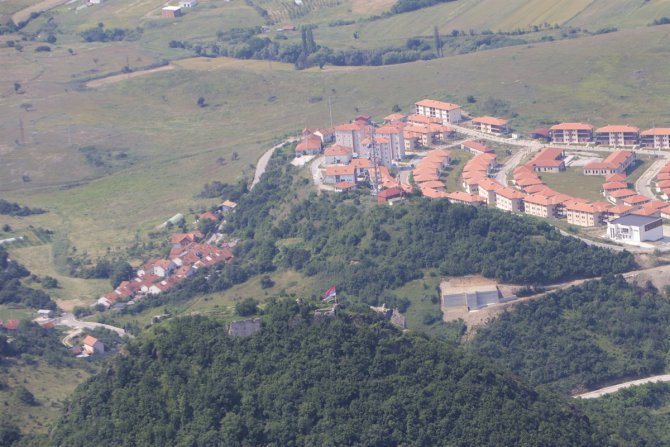 KFOR, Kosova'nın kuzeyinde güvenliği sağlamak için devriye faaliyetini sürdürüyor