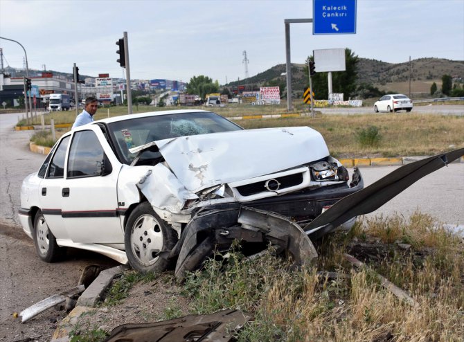Kırıkkale'de cip ve otomobilin çarpıştığı kazada 4 kişi yaralandı