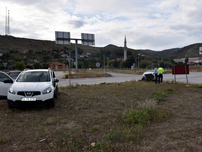 Kırıkkale'de cip ve otomobilin çarpıştığı kazada 4 kişi yaralandı