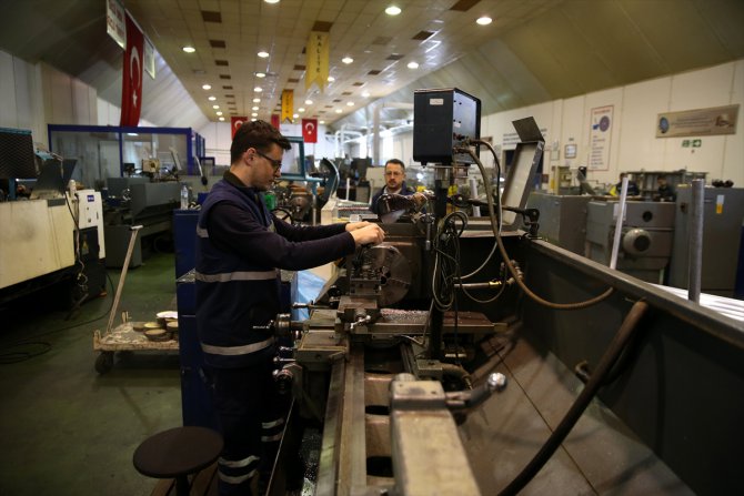 Kayseri'deki Hava Bakım Fabrikasında 18 bin 89 farklı malzeme yerli imkanlarla üretiliyor