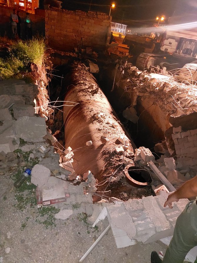 Ağrı'da gümrük kaçağı akaryakıt ile 15 tonluk gizli yeraltı tankı ele geçirildi