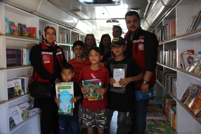 Türkiye Dil ve Edebiyat Derneği, Kilis'te depremzede çocuklara kitap dağıttı