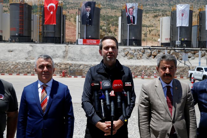 Enerji ve Tabii Kaynaklar Bakanı Bayraktar, Şırnak'ta petrol sahalarında incelemede bulundu: