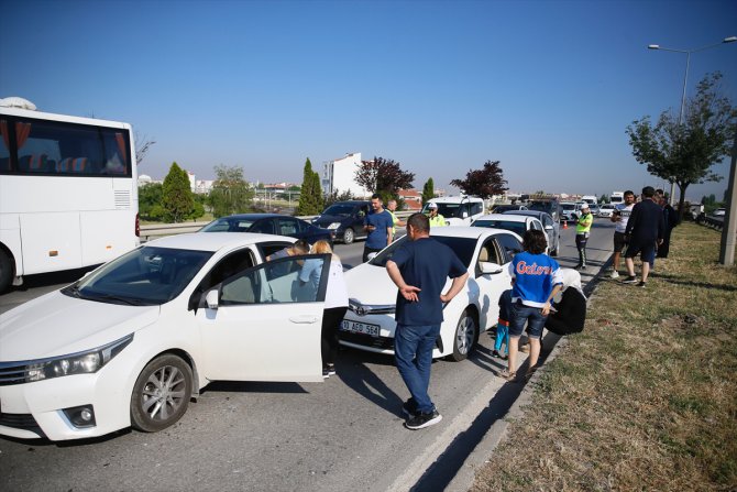 Eskişehir'de 9 aracın karıştığı zincirleme kazada 5 kişi yaralandı