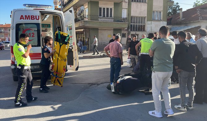 Kırıkkale'de otomobille çarpışan motosikletin sürücüsü ağır yaralandı