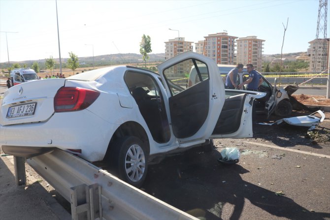Şanlıurfa'da otomobil ile hafif ticari aracın çarpıştığı kazada 5 kişi yaralandı