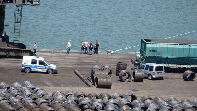 Zonguldak'ta kuru yük gemisinin altında mayın olduğu iddiası ekipleri harekete geçirdi