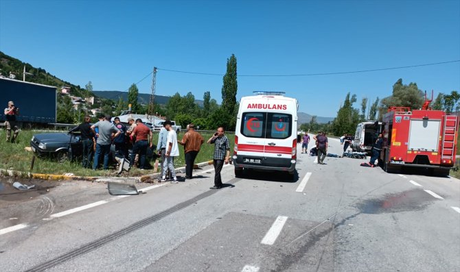 Erzincan'da meydana gelen 3 trafik kazasında 10 kişi yaralandı