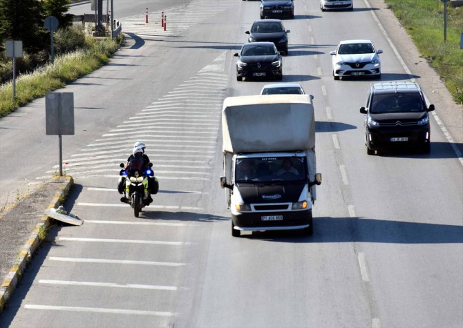 Kırıkkale'de motosikletli acil sağlık ekibi vakalara hızlı müdahale ediyor