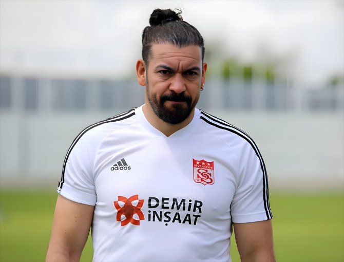 Sivasspor'da teknik direktörlük görevine Servet Çetin getirildi