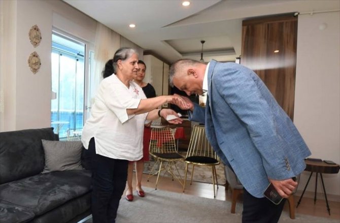 Antalya Valisi Yazıcı'dan şehit ailelerine ziyaret
