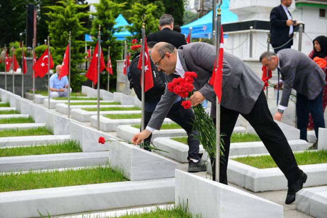 Artvin, Trabzon ve Ordu'da bayram arifesinde şehitlikler ziyaret edildi