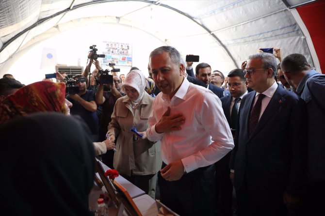 İçişleri Bakanı Ali Yerlikaya, Diyarbakır annelerini ziyaret etti: