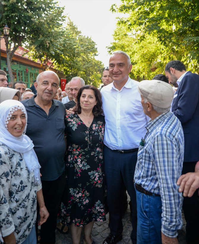 Kültür ve Turizm Bakanı Ersoy, Antalya'da baba ocağını ziyaret etti
