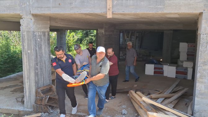 Samsun'da inşaatın ikinci katından düşen işçi yaralandı