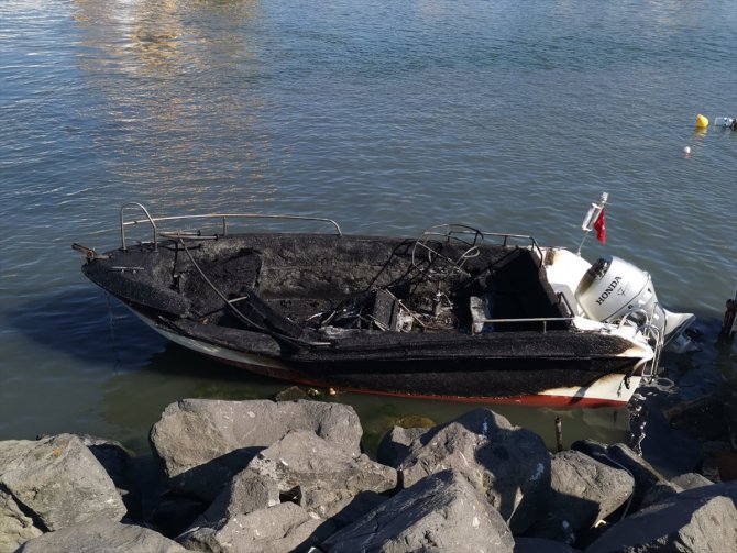 Tekirdağ'da yakıt koyarken alev alan teknedeki bir kişi yaralandı