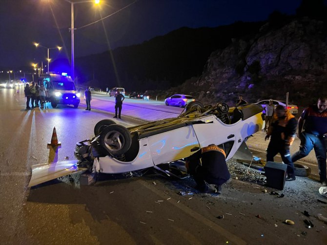 Burdur'da devrilen otomobilin sürücüsü hayatını kaybetti