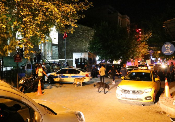 İzmir'de 1 kişi silahla ağır yaralandı